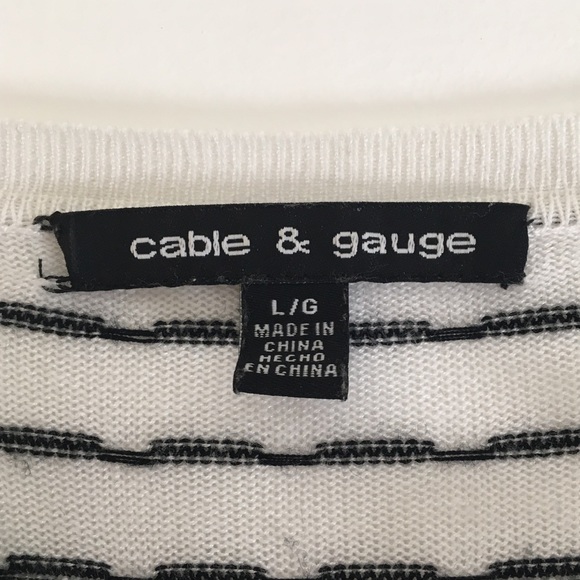 Black and white button up shirt - Picture 3 of 4